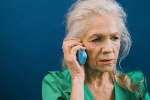 Check-In Calls for Seniors: 7 Caring Options (Including a Free One)